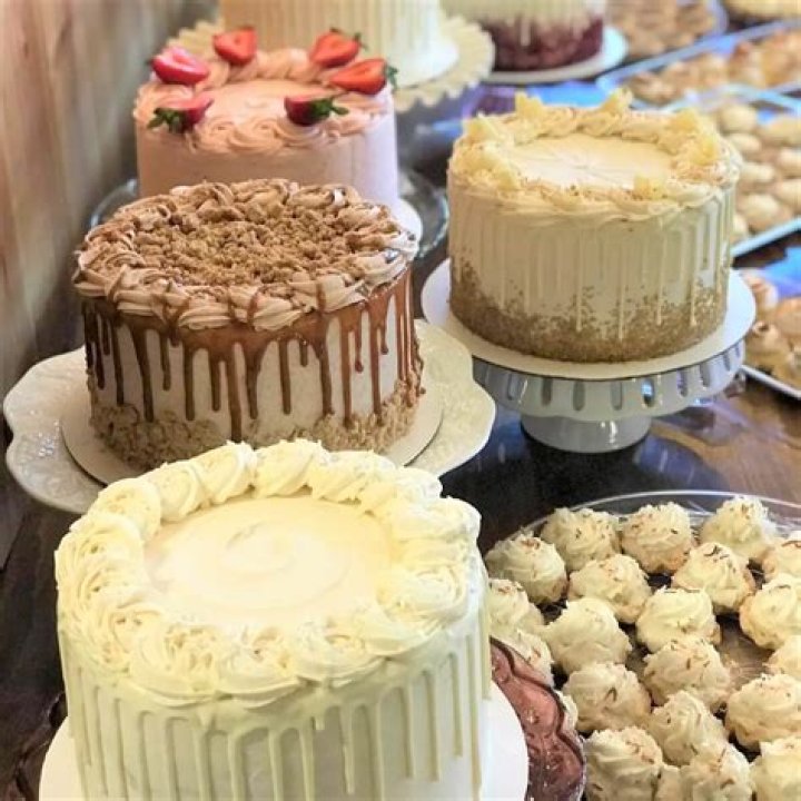 Best Perla Pastries &amp; Cakes - Sweet Treats Await!