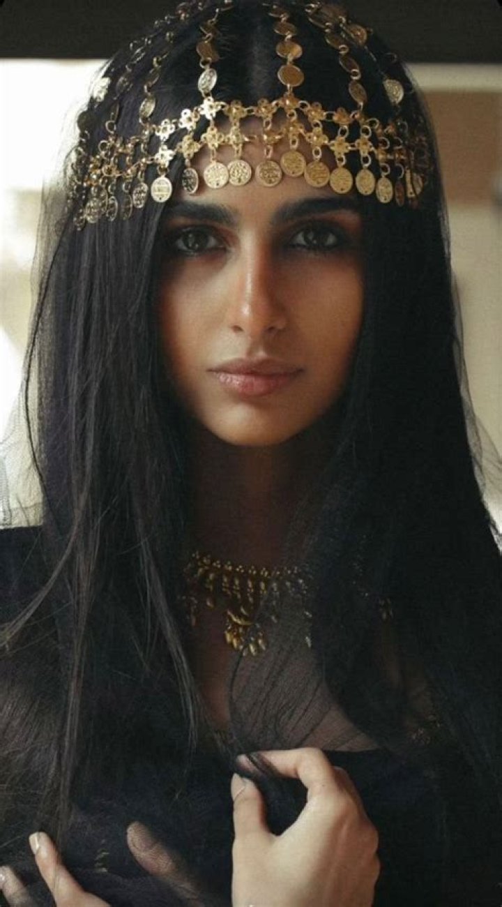 Exploring the Beauty and Culture of Arab Girls
