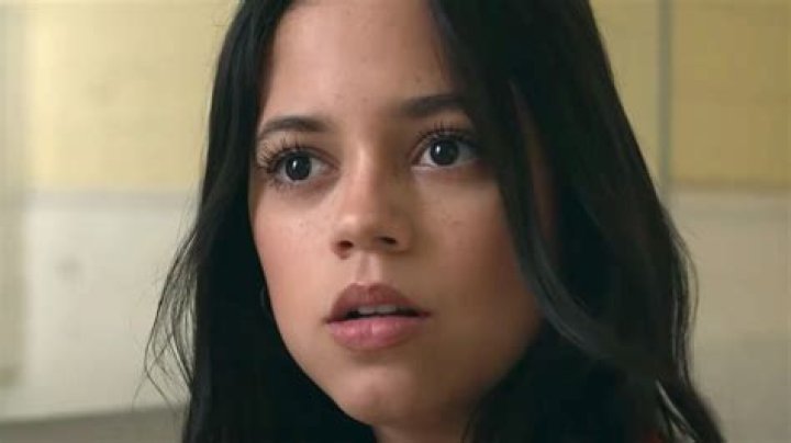 Jenna Ortega Kiss: Exploring the Fascination Behind the Viral Moments