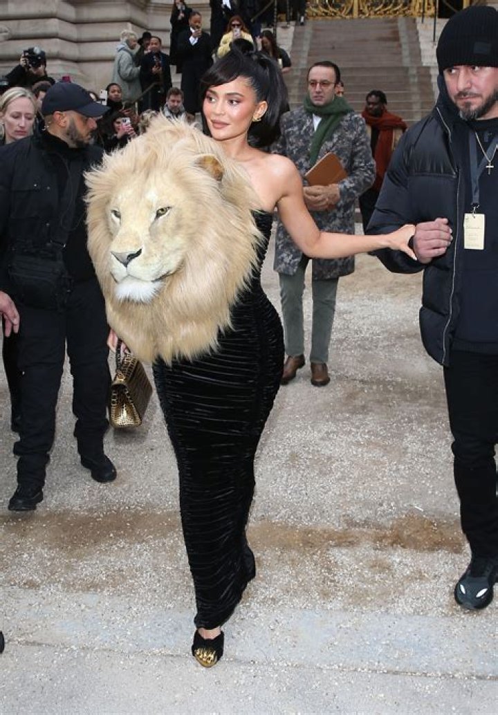 Kylie Jenner's Iconic Lion Dress: A Fashion Statement that Roared