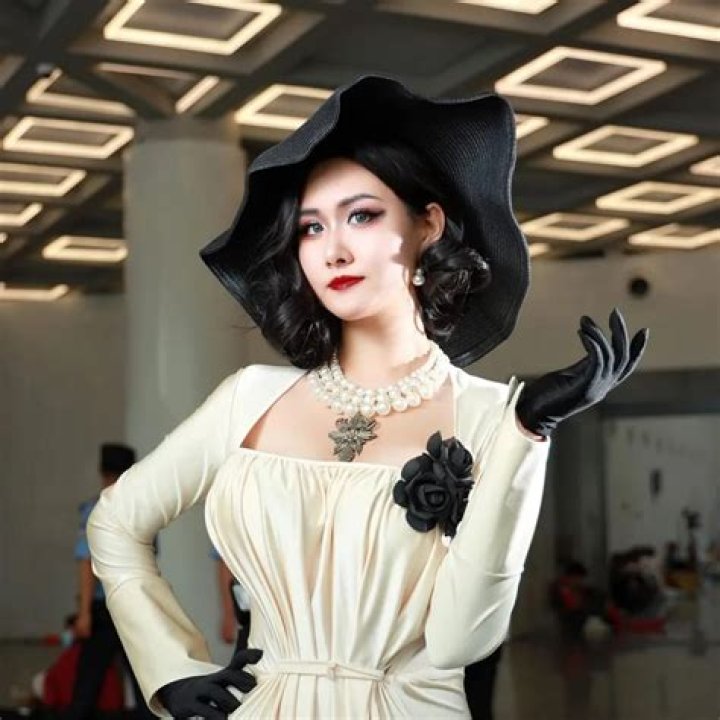 Lady Dimitrescu Cosplay: Embracing the Elegance of Resident Evil's Iconic Character