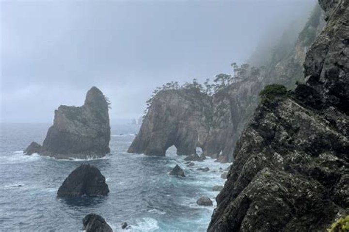 Stunning Brittany Rocks: Explore Coastal Wonders